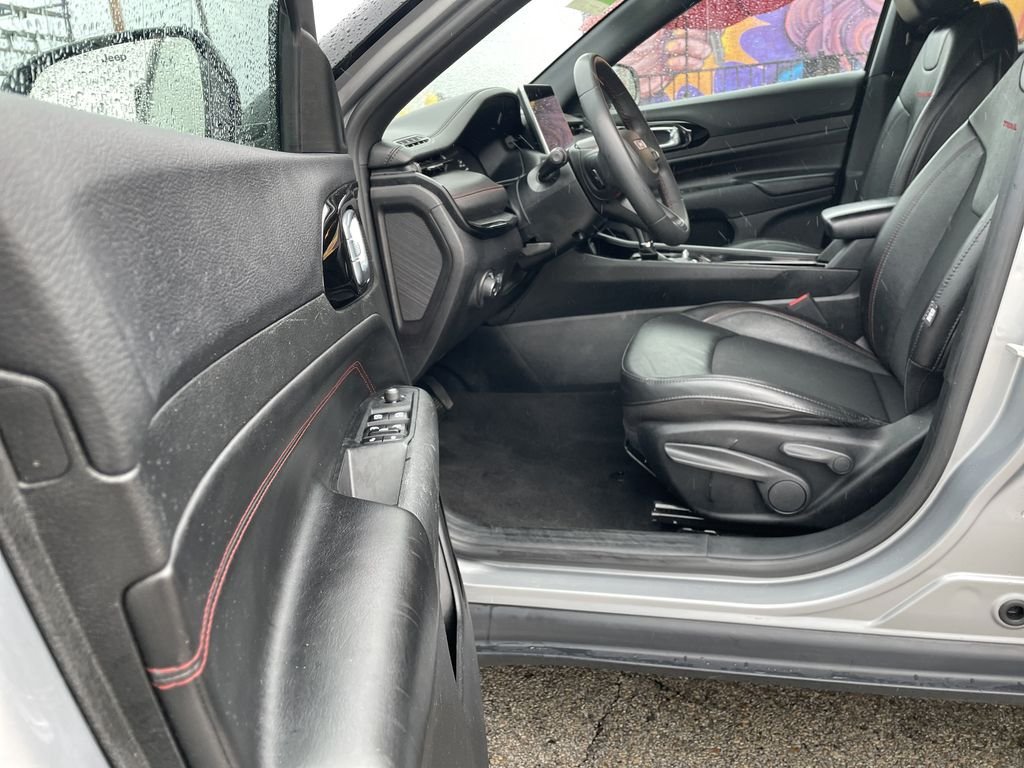 Used 2023 Silver Jeep Trailhawk image 14