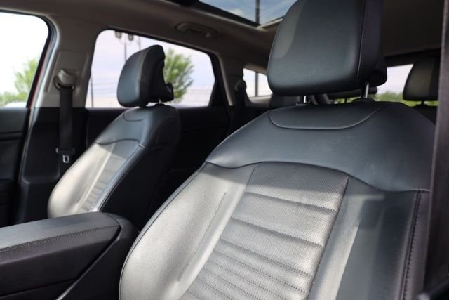 Used 2023 Red Kia SX-Prestige image 22