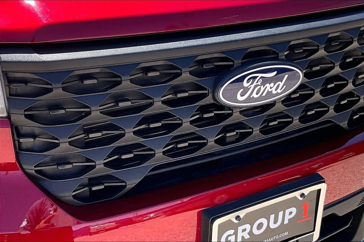 Used 2025 Ruby Red Metallic Tinted Clearcoat Ford XLT image 27