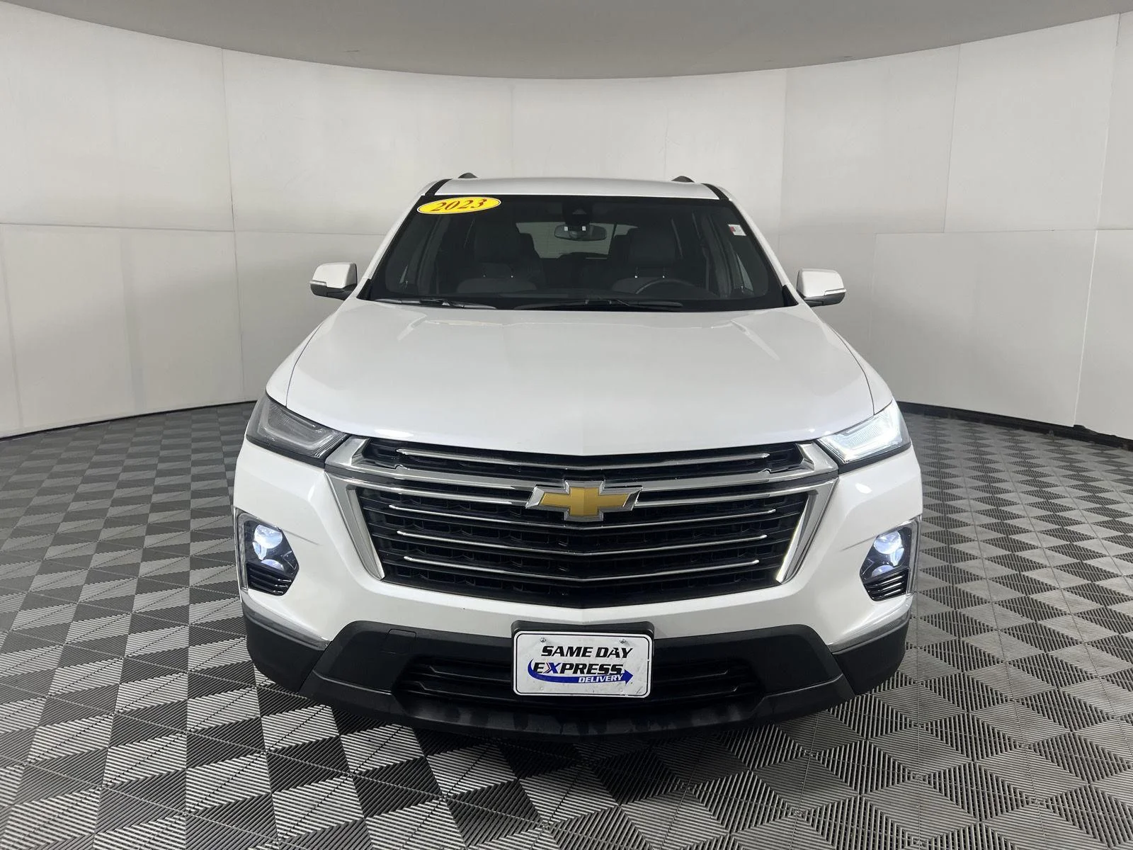 Used 2023 Iridescent Pearl Tricoat Chevrolet LT Cloth image 30