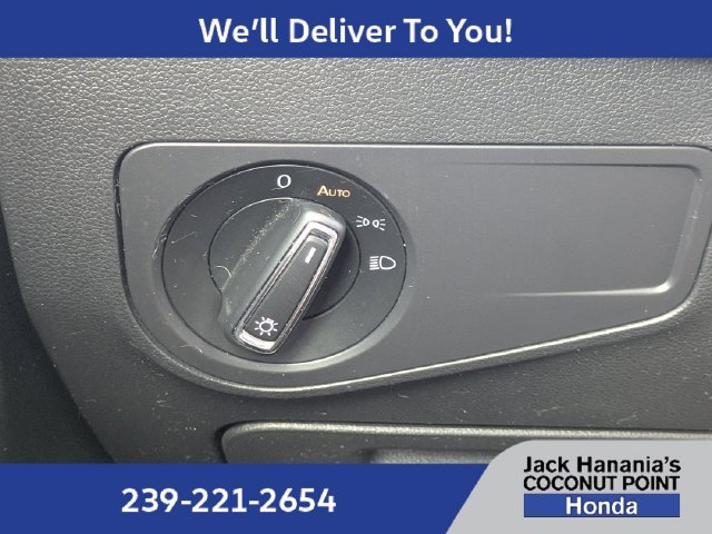 Used 2021 Blue Volkswagen 2.0T SE image 26