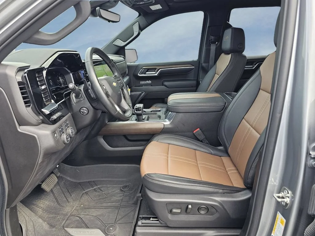 Used 2025 Sterling Gray Metallic Chevrolet High Country image 17