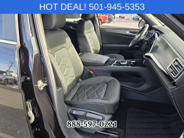 Used 2026 Black Volkswagen SE w/Technology image 19