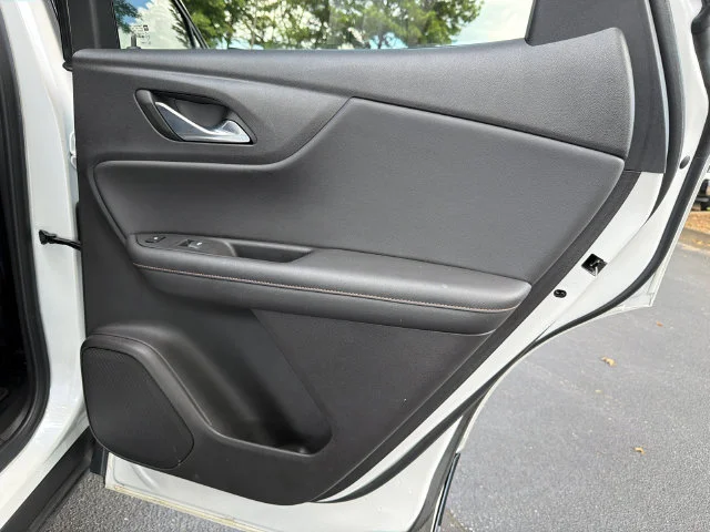 Used 2023 IRIDESCENT PEARL TRICOAT Chevrolet Premier image 16