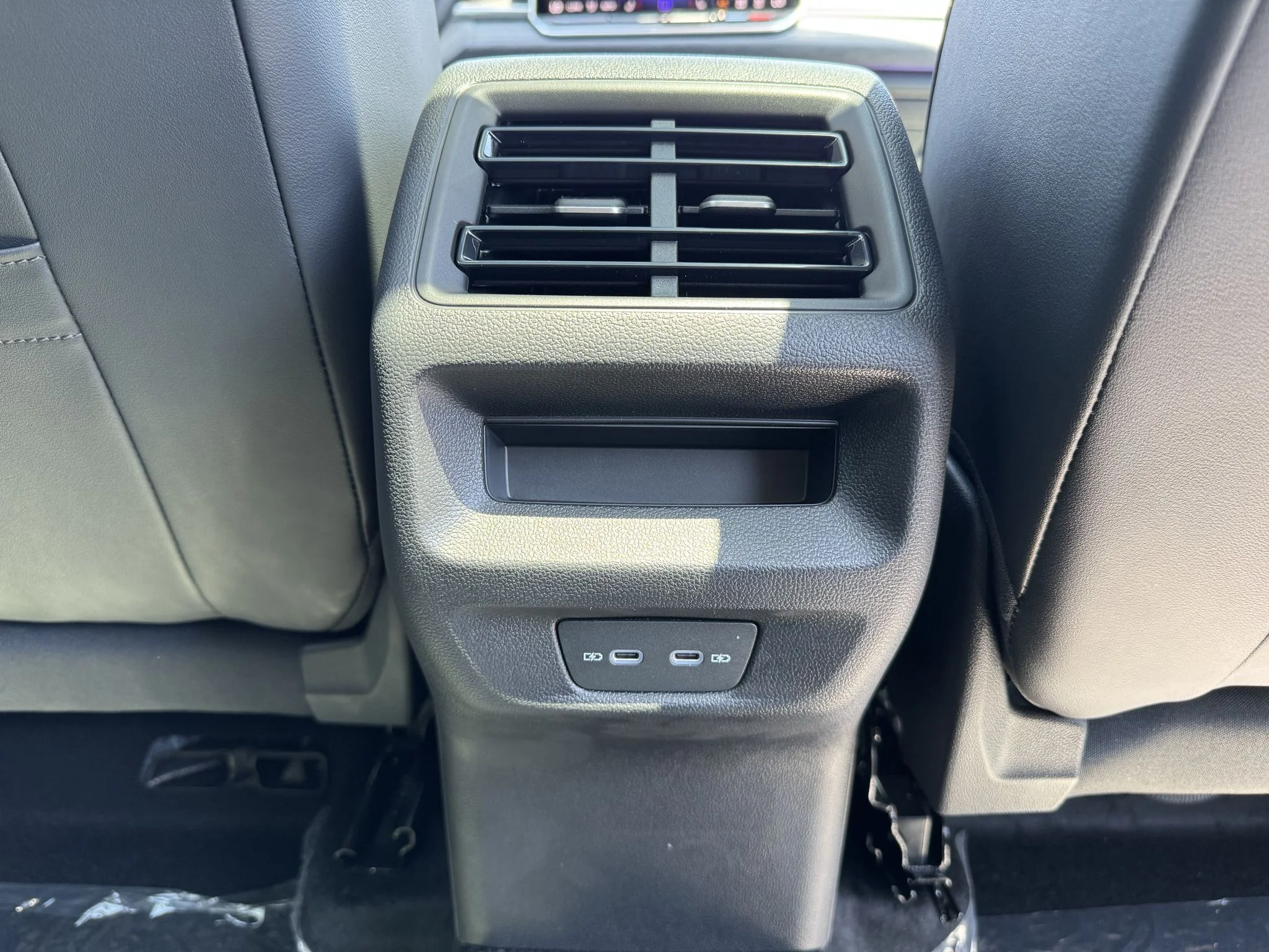 New 2026 Pure White Volkswagen SE image 32