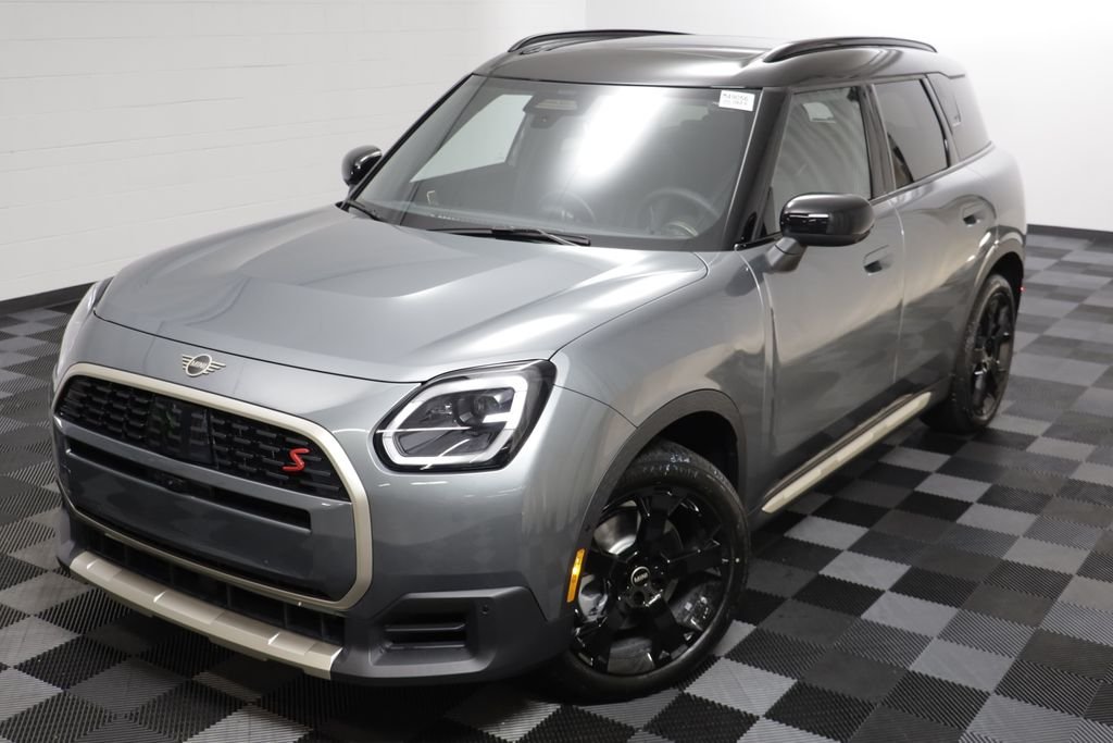 New 2027 Green MINI Iconic image 2