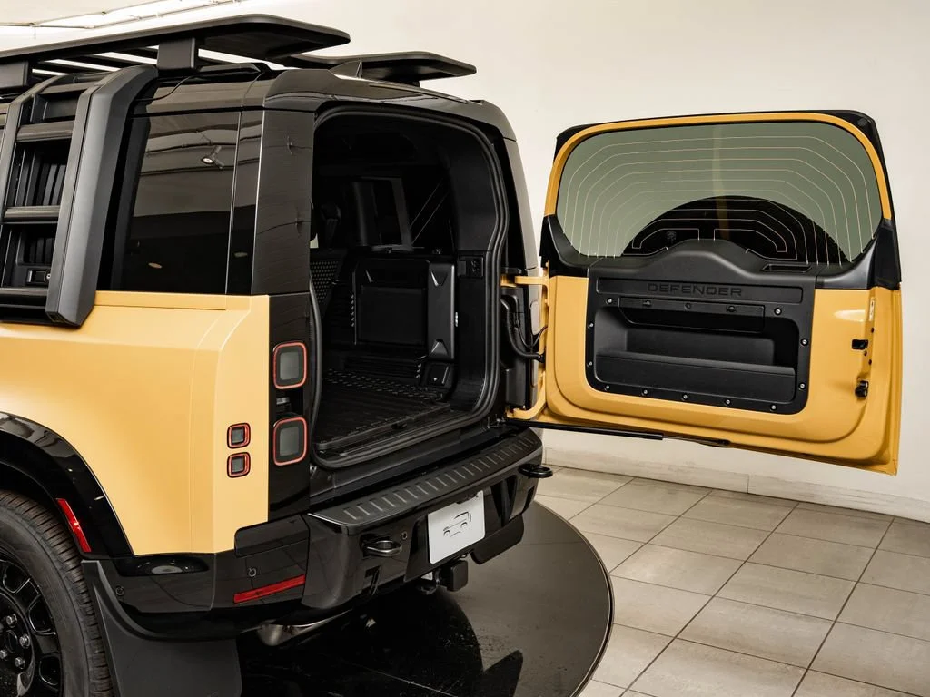 New 2026 Deep Sandglow Yellow Land Rover Trophy Edition Deep Sandglow image 25