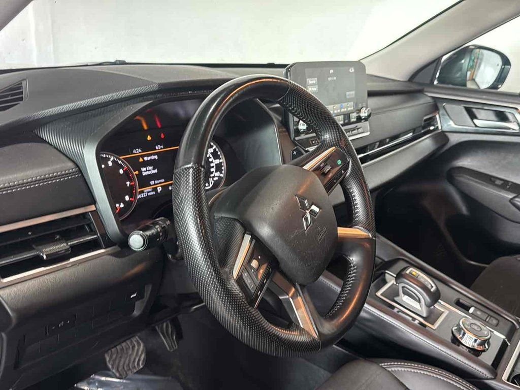 Used 2024 Black Mitsubishi SE Black Edition image 33