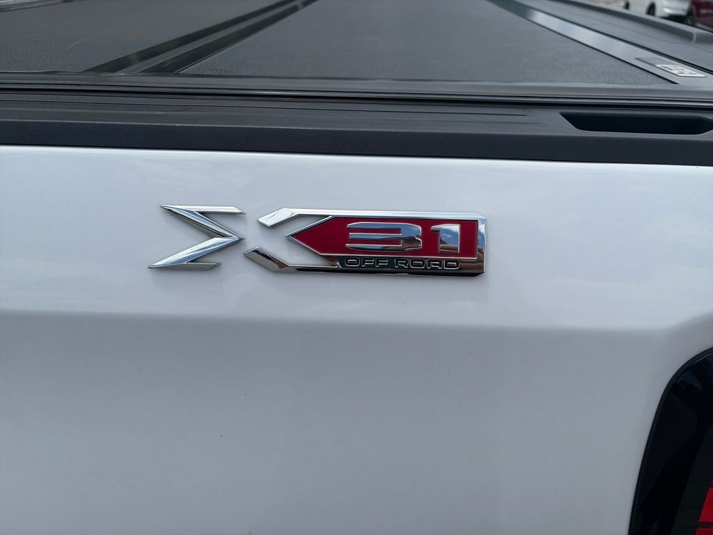 Used 2019 White GMC SLT image 33