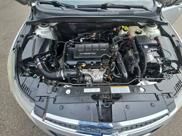 Used 2011 Silver Chevrolet 2LT image 33