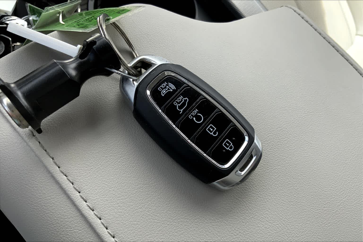Used 2022 Abyss Black Pearl Hyundai SEL image 15