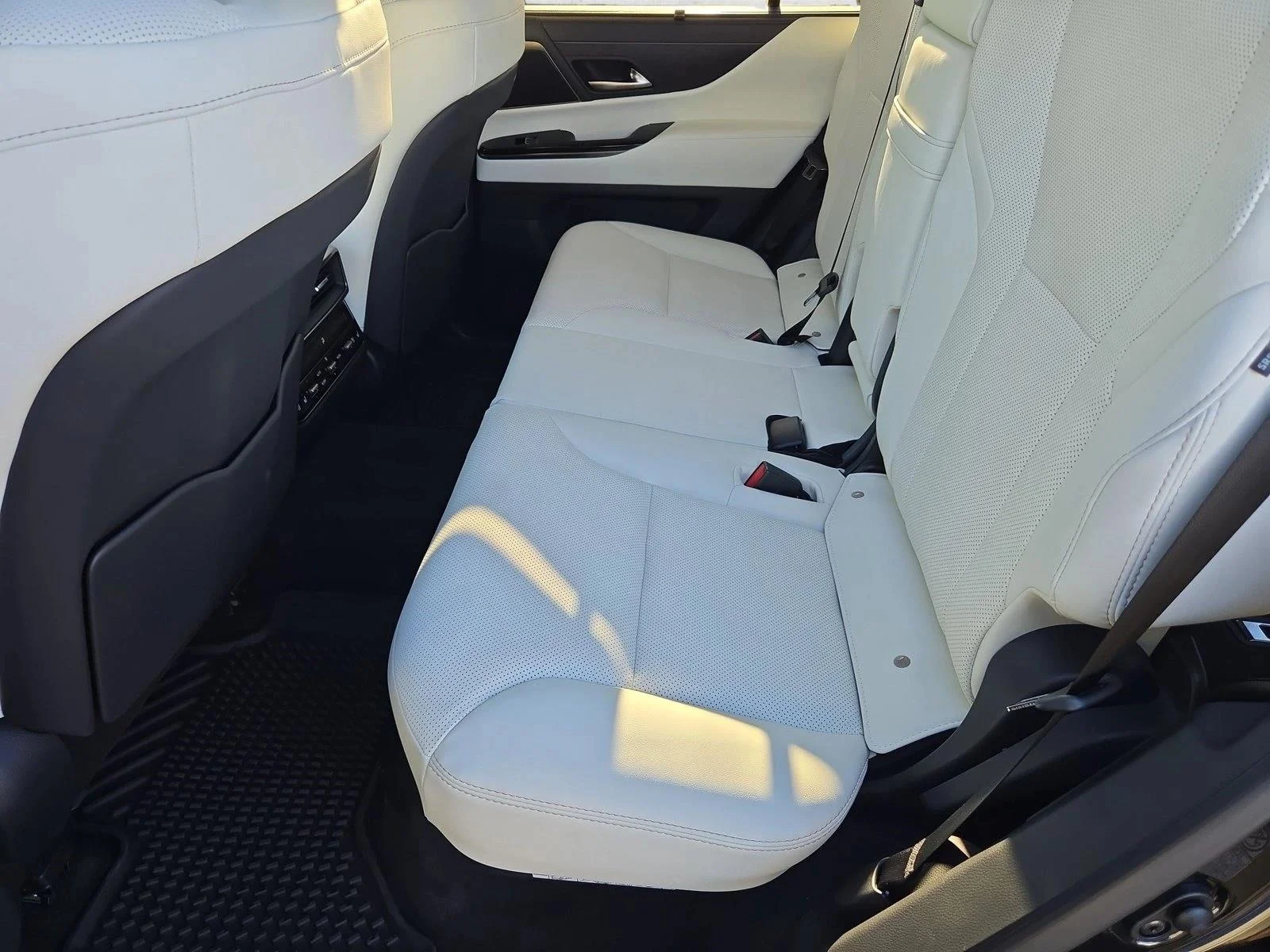 2026 Lexus LX 600 Luxury - Photo 15