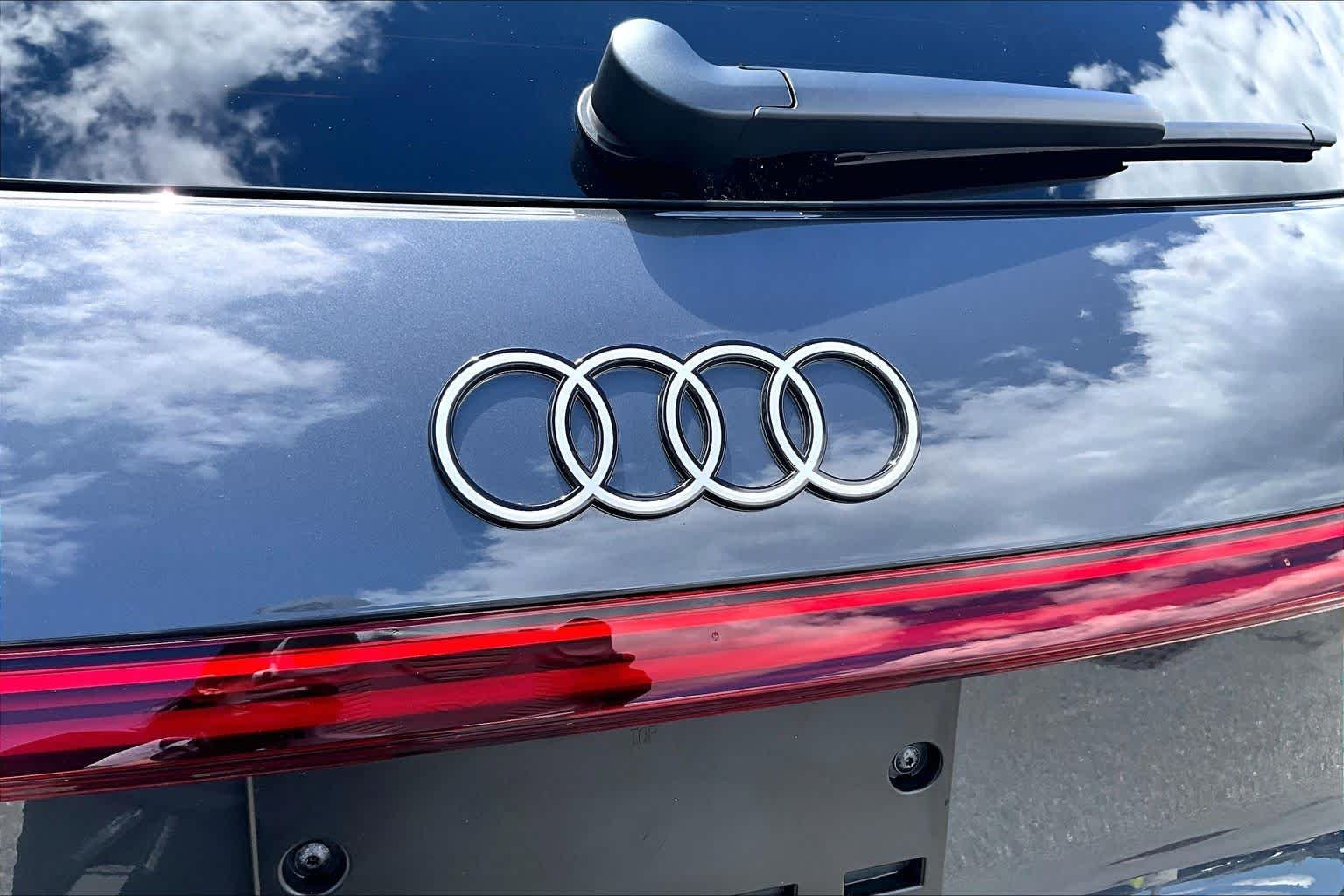 Used 2025 Tambora Gray Metallic Audi Premium Plus image 31