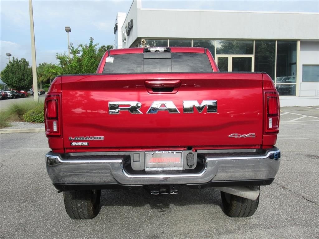 New 2026 Molten Red Pearl-Coat Exterior Paint RAM Laramie image 5