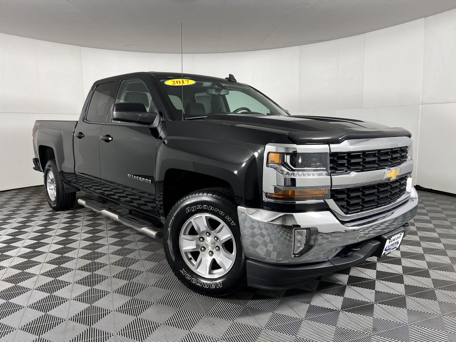 Used 2017 BLACK Chevrolet LT image 8
