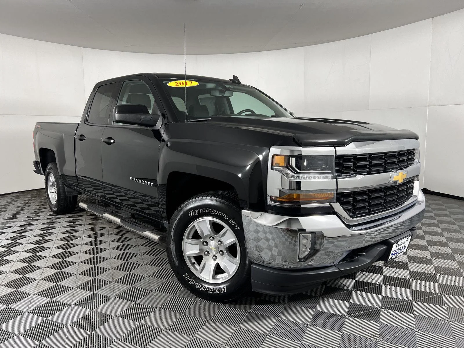 Used 2017 BLACK Chevrolet LT image 8