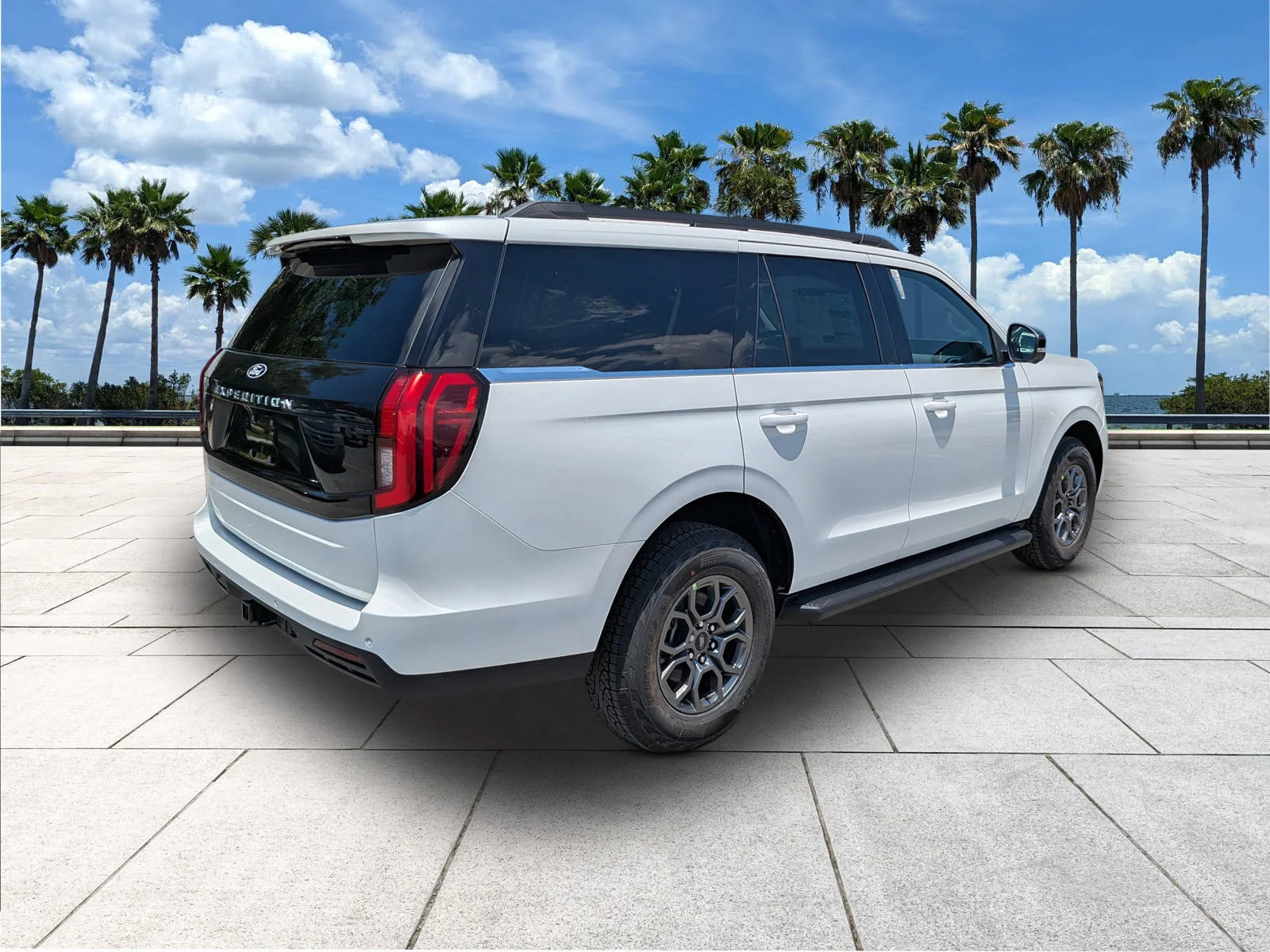 New 2027 Star White Metallic Tri-Coat Ford Active image 7