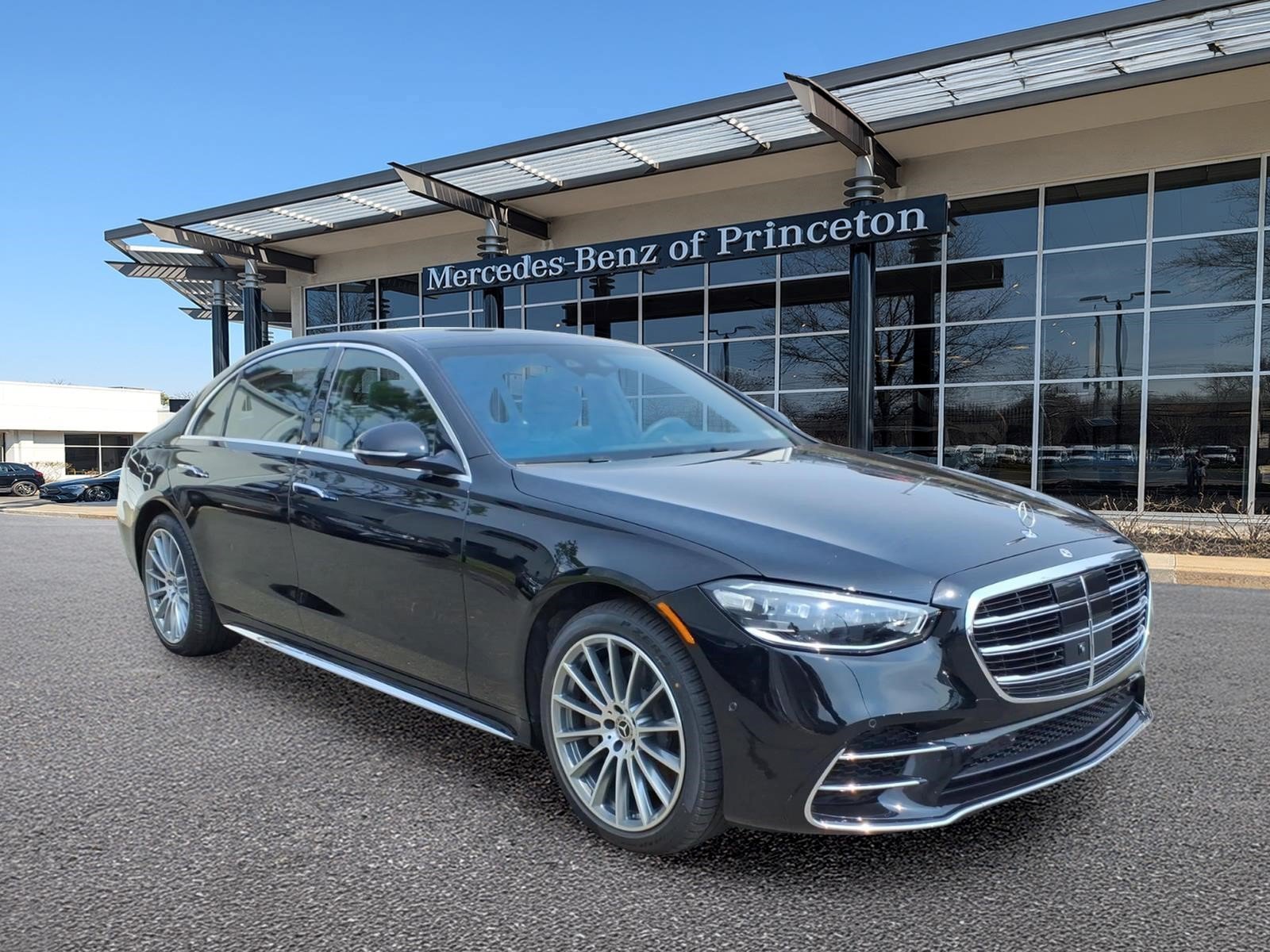 Certified Used 2023 Black Mercedes-Benz S 580 4MATIC® Sedan image 1