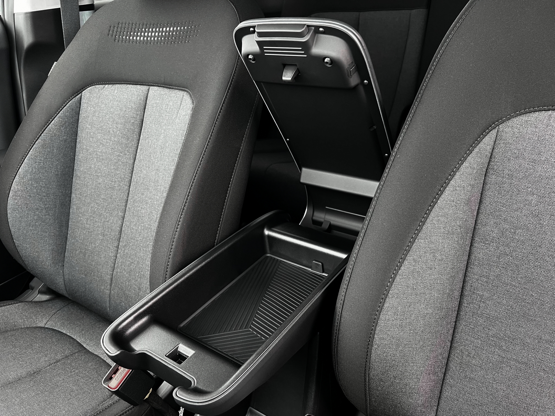 2024 Hyundai IONIQ 5 SE - Photo 18