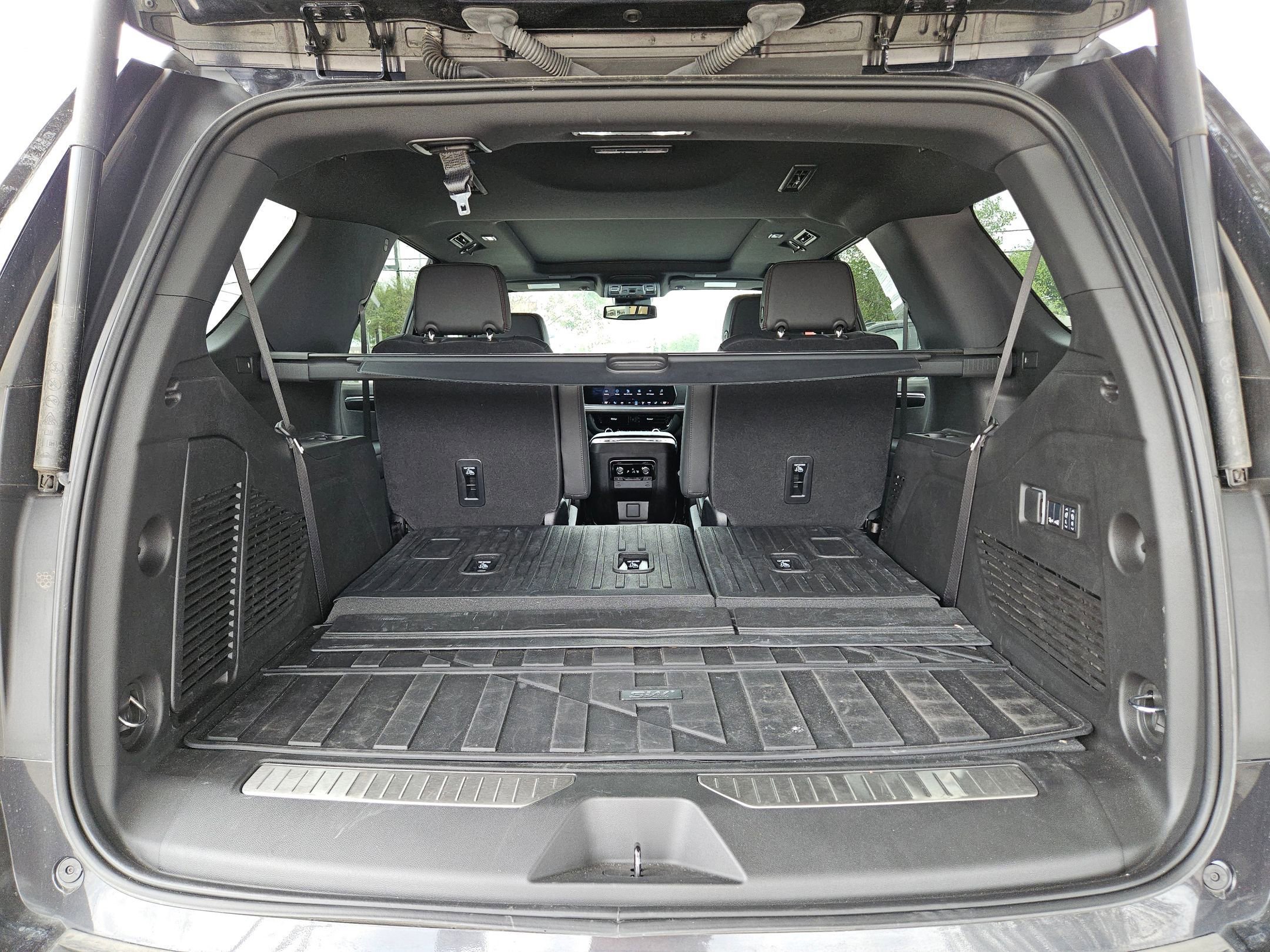 2025 Chevrolet Tahoe RST - Photo 25