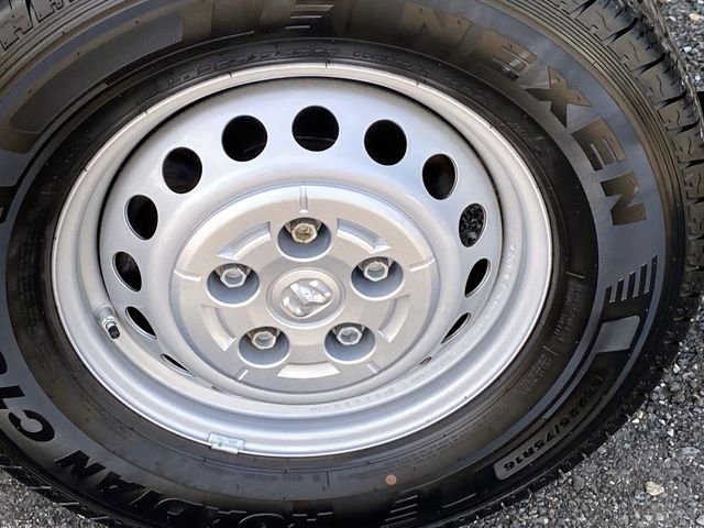 Used 2025 White Ram  image 31