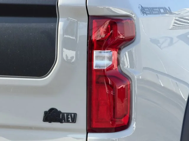 2026 Chevrolet Silverado 1500 ZR2 - Photo 10