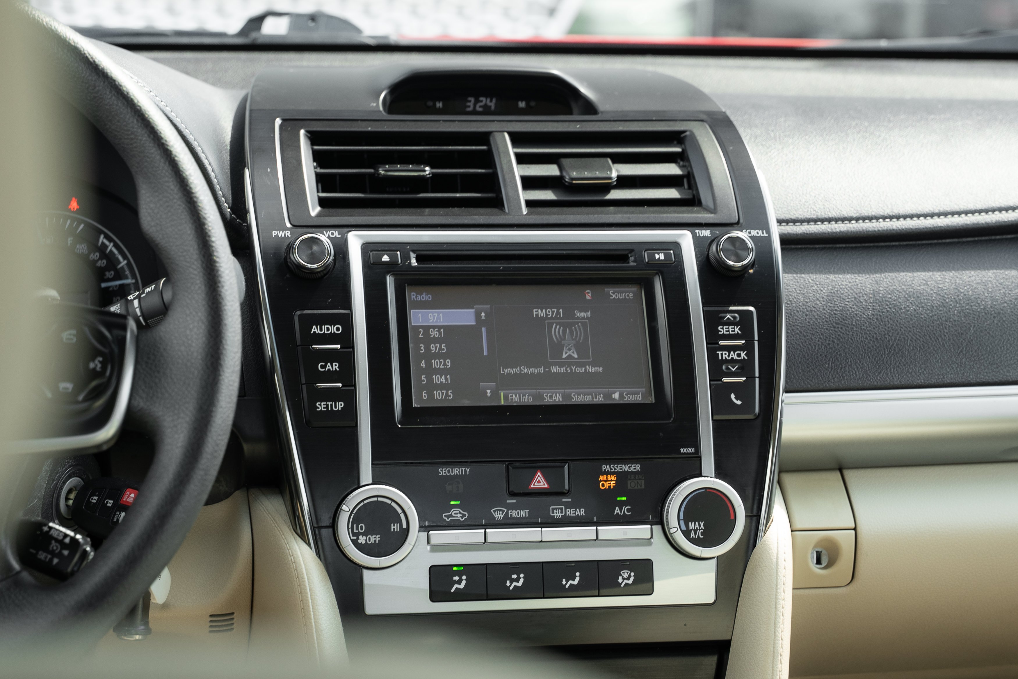 Used 2014 Barcelona Red Metallic Toyota LE image 10