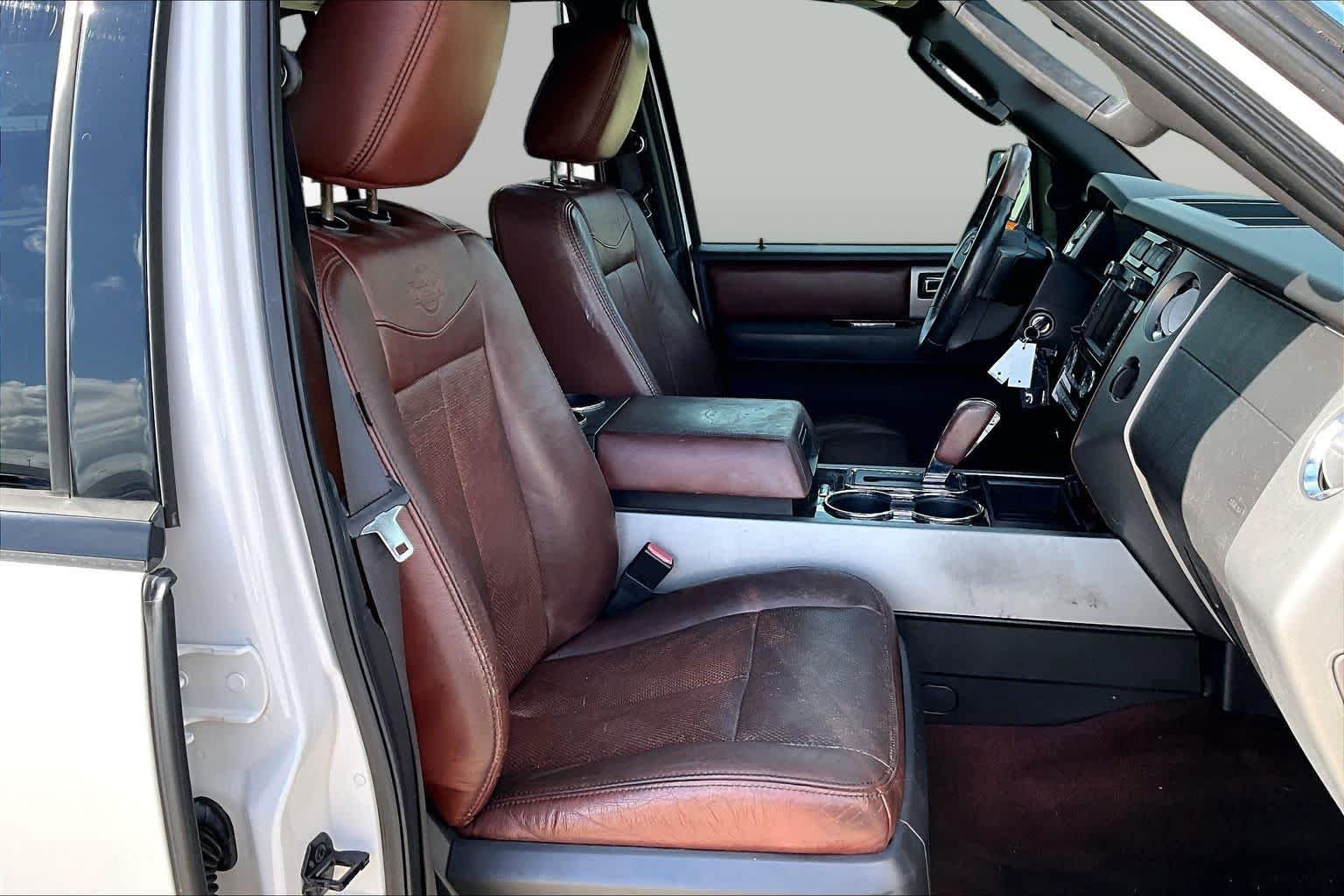 Used 2013 White Platinum Metallic Tri-Coat Ford King Ranch image 9