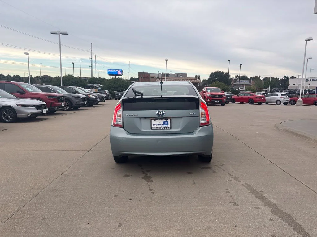 Used 2014 Beige Toyota Three image 6