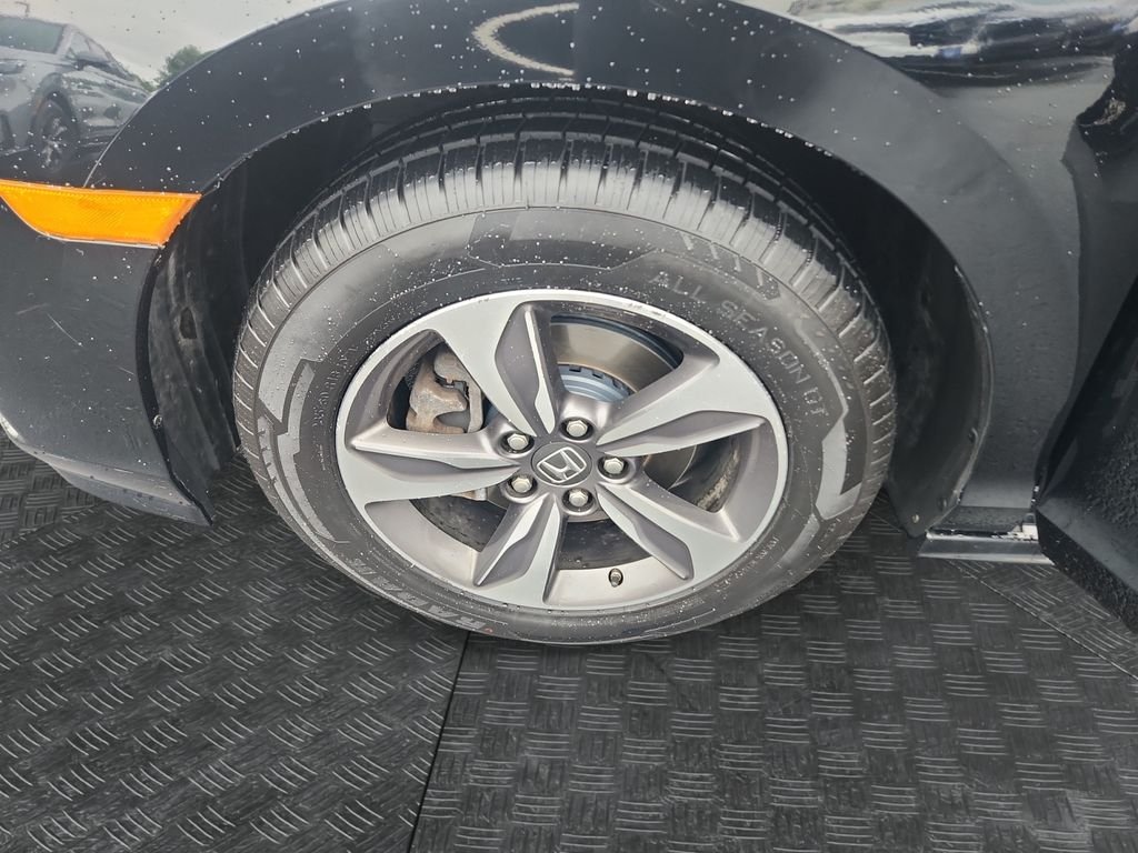 Used 2018 Crystal Black Pearl Honda Touring image 14