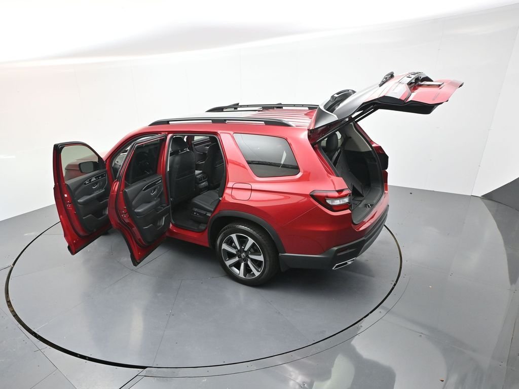 Used 2025  Honda Touring image 37
