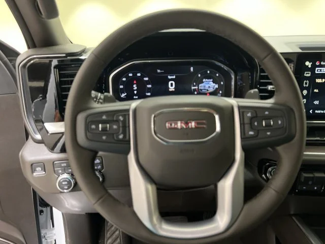 2026 GMC Sierra 1500 SLT - Photo 10