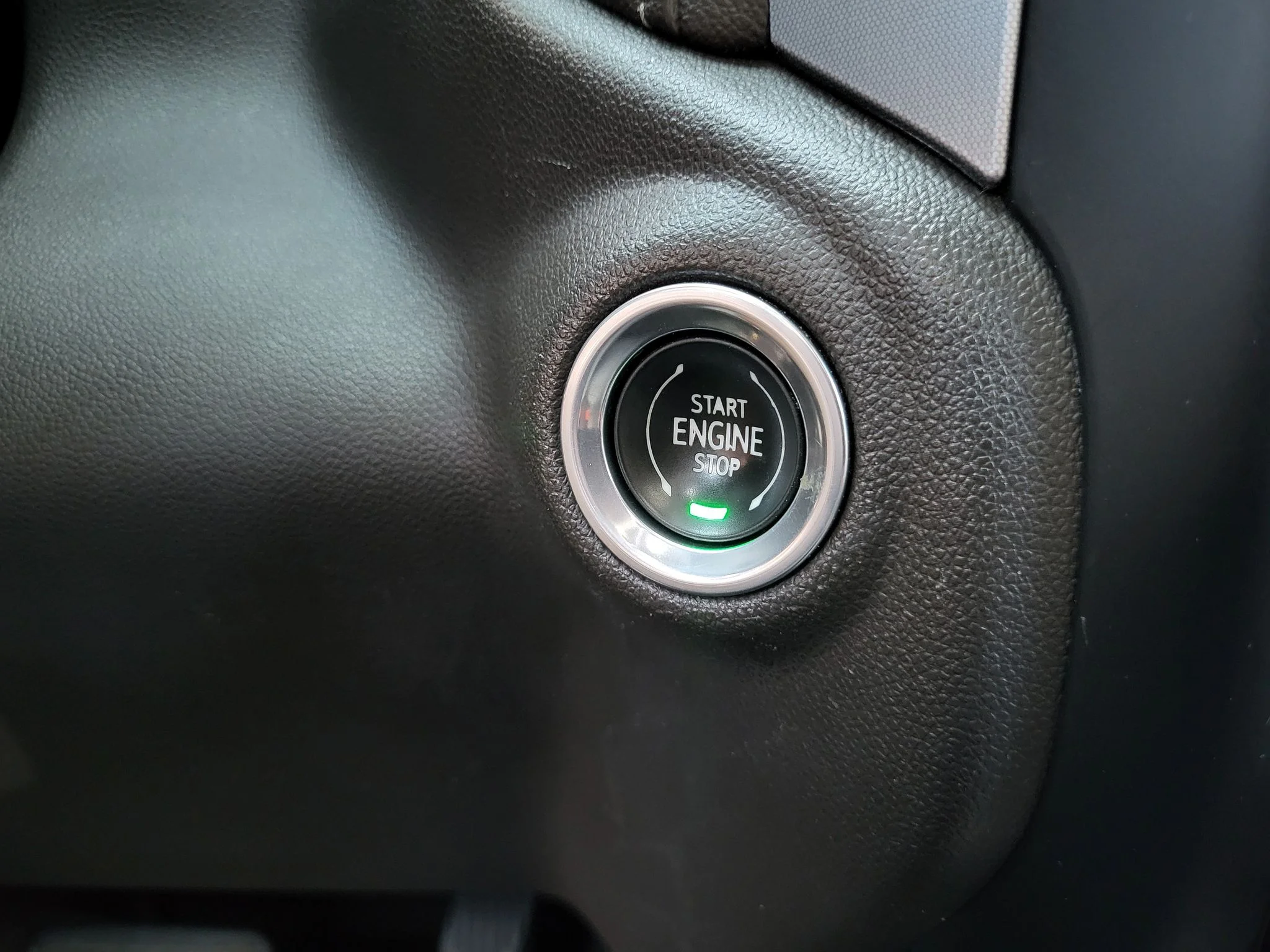 Used 2020 SMOKEY QUARTZ METALLIC GMC SLT image 17