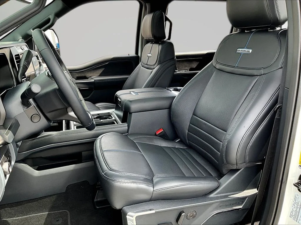 New 2026 Star White Metallic Tri-Coat Ford F-250® Platinum® image 31