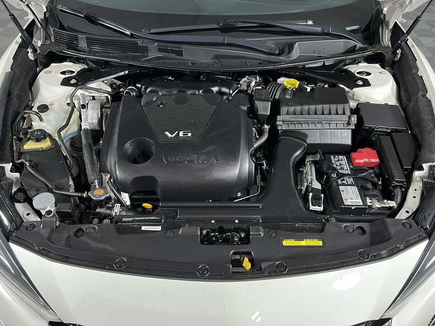 Used 2023 Pearl White Tricoat Nissan SR image 3