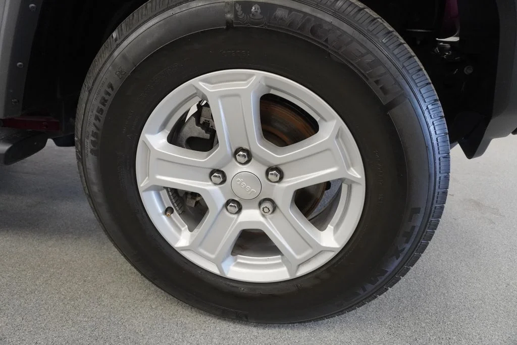 Used 2021  Jeep Unlimited Sport S image 11