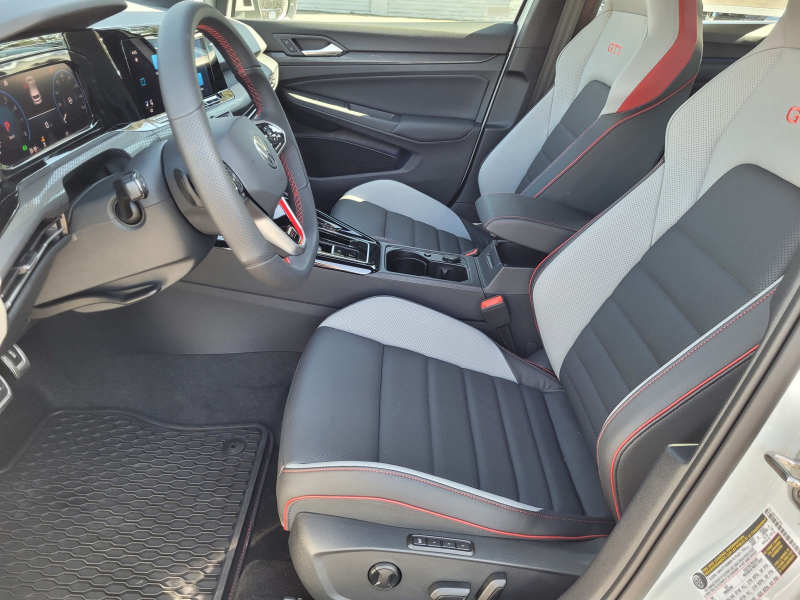 2024 Volkswagen Golf GTI SE - Photo 8