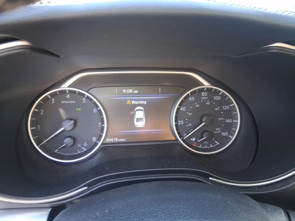 Used 2022 Gray Nissan SV image 12