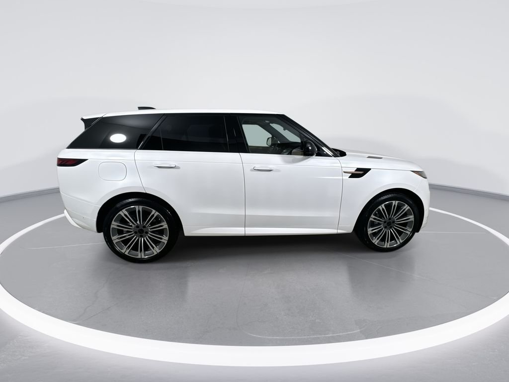 New 2026 OSTUNI PRL WHT Land Rover Dynamic SE image 9