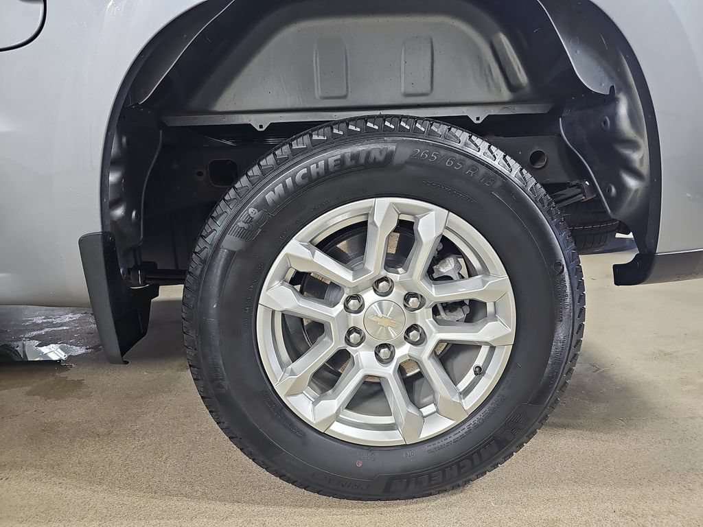 Used 2024 Sterling Gray Metallic Chevrolet LT (2FL) image 38