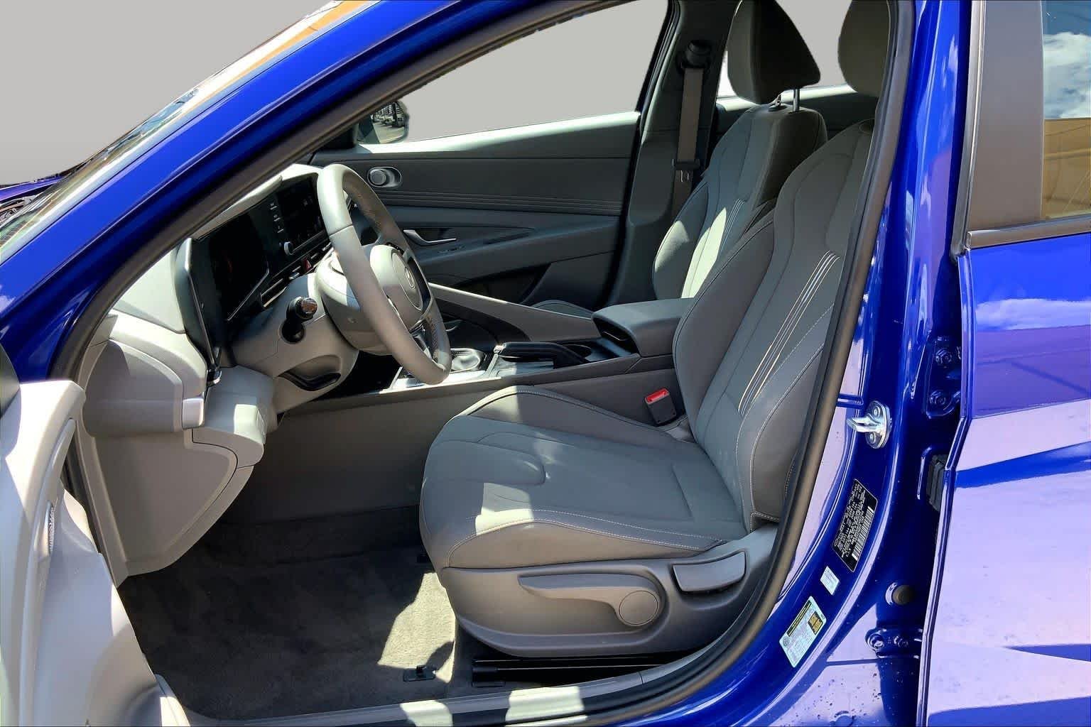 Used 2026 Intense Blue Hyundai SEL Sport image 8