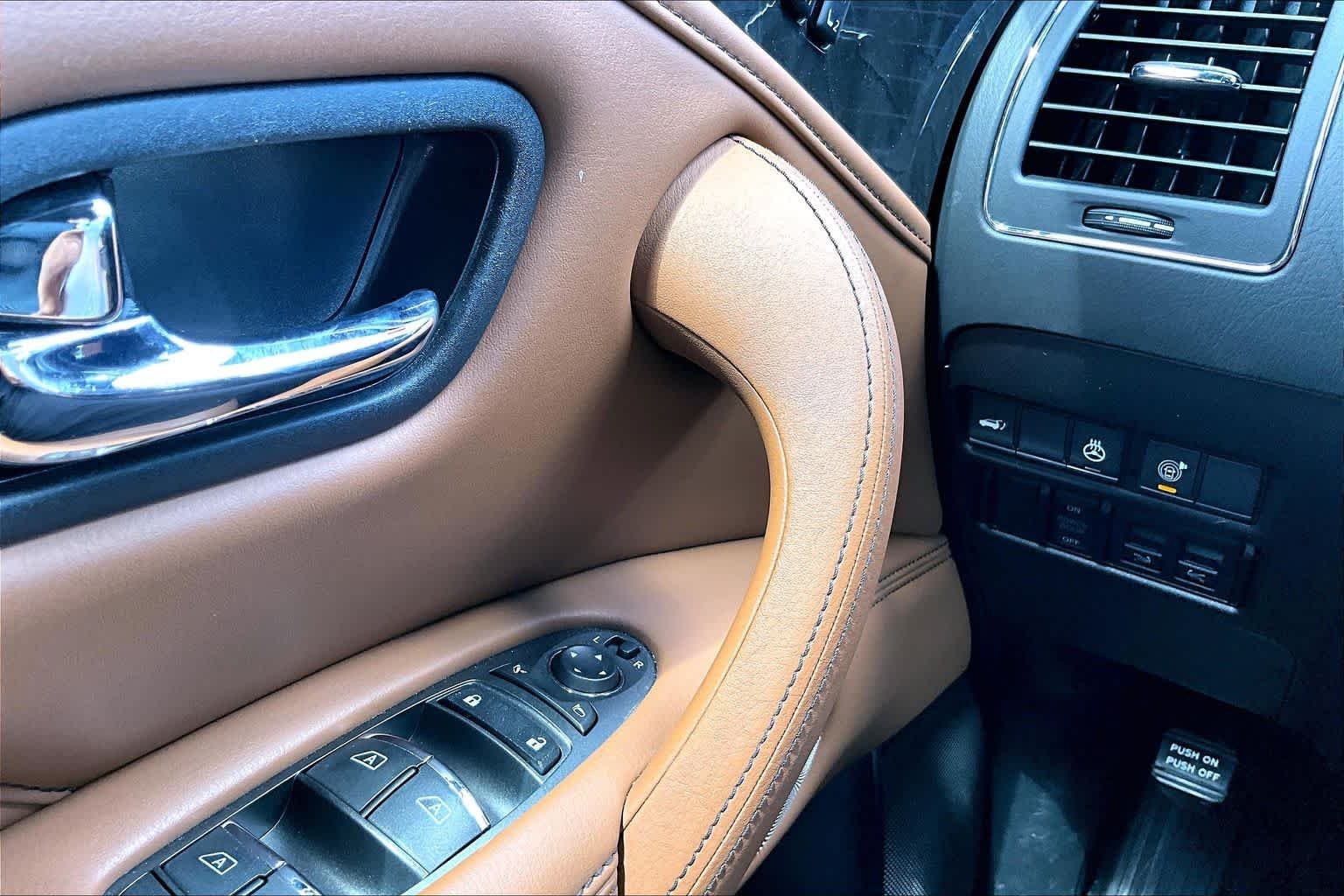 Used 2023 Champagne Quartz INFINITI SENSORY image 36