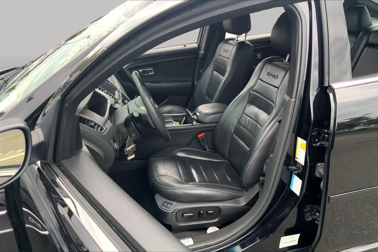 Pre-Owned 2019 Ford Taurus SHO