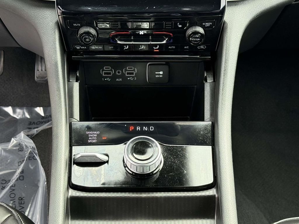 Used 2023 Bright White Clearcoat Jeep Limited image 22