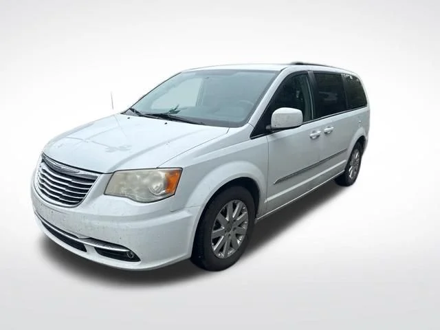 2014 Chrysler Town & Country Touring's photo
