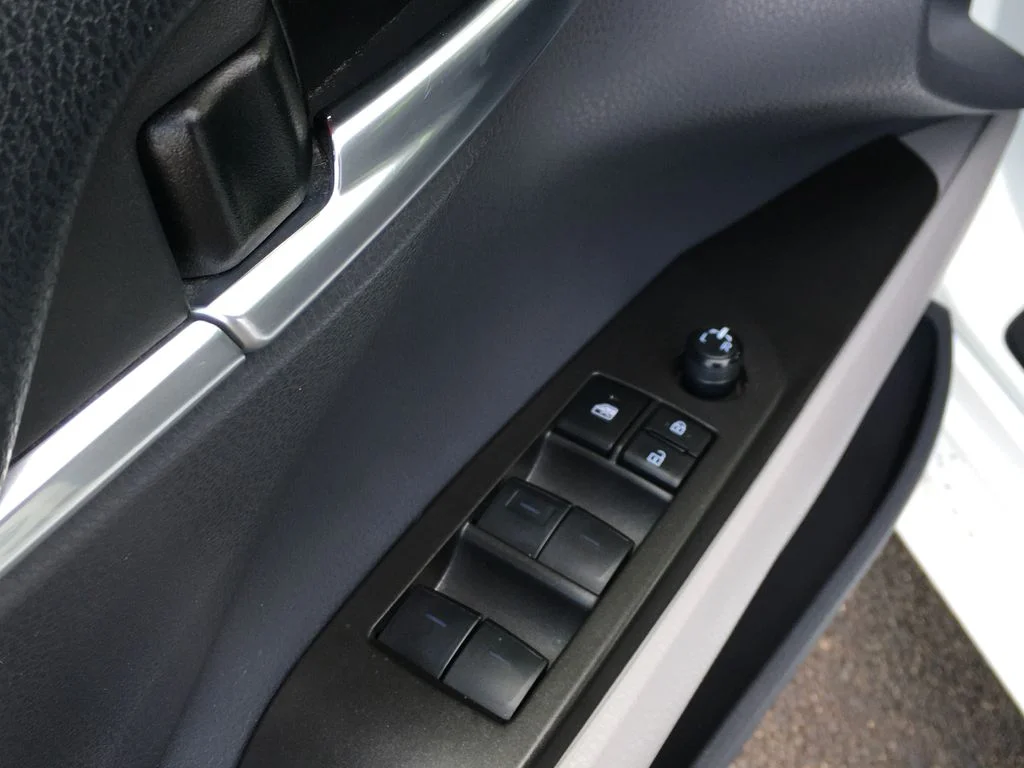 Used 2023 White Toyota LE image 19