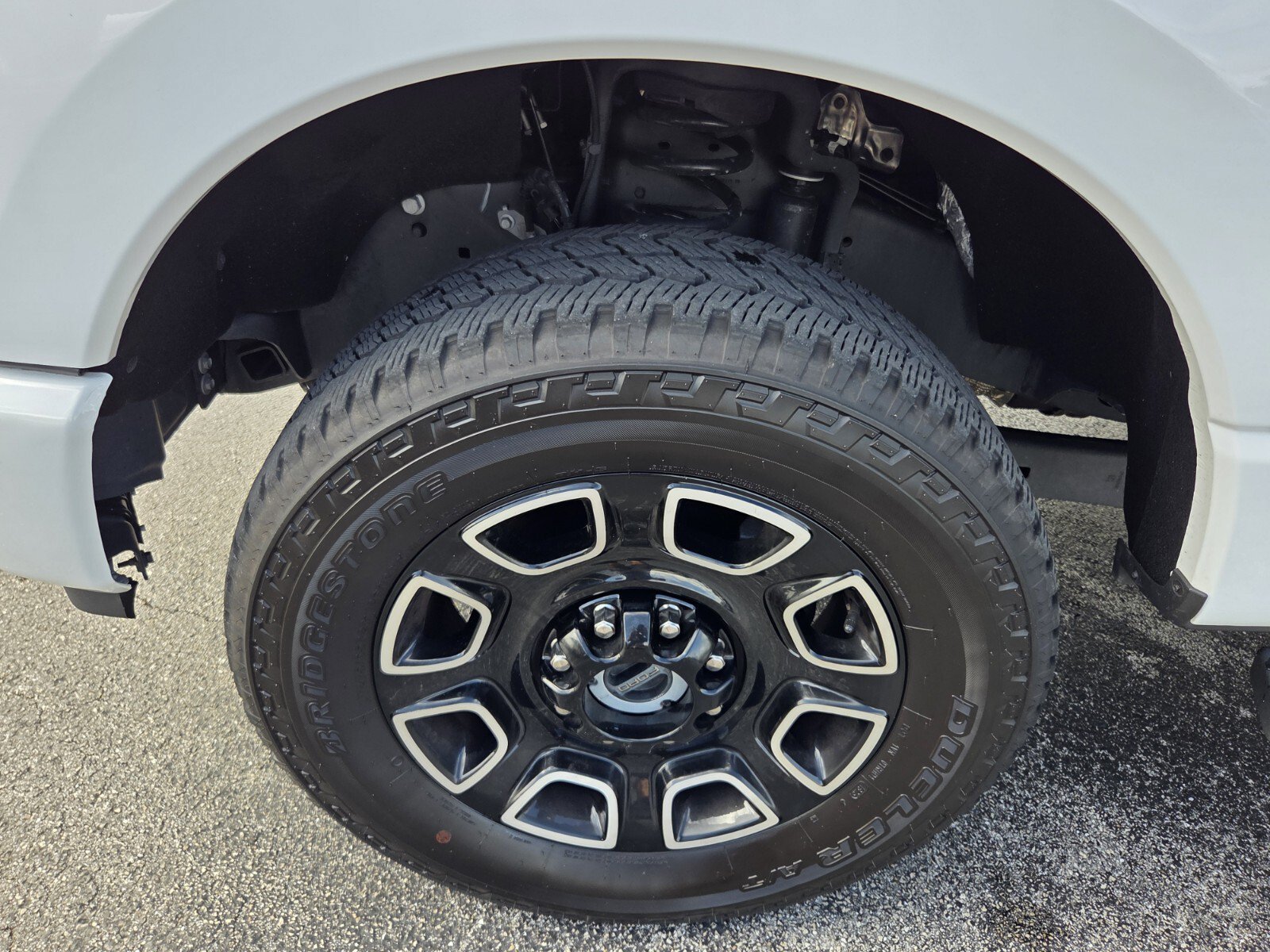 Used 2024 Oxford White Ford XL image 17