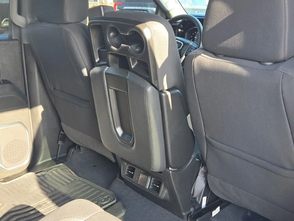 Used 2024 White GMC Elevation image 10