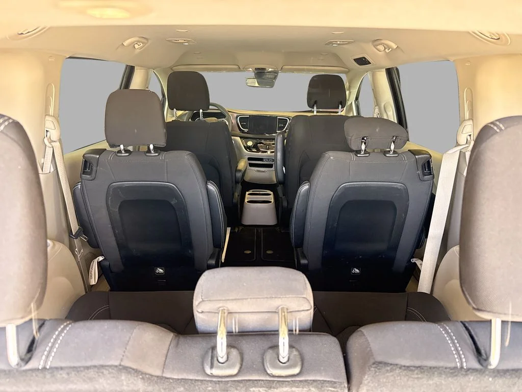 Used 2024 Black Chrysler LX image 8