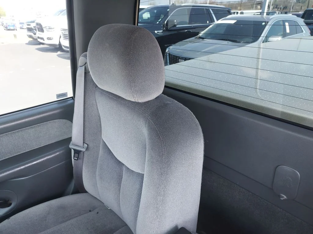 Used 2003 Gray GMC SLE image 12